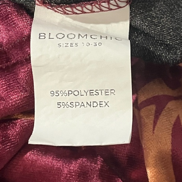 BloomChic sz 14-16 Velvet V-neck hi-low top, burgundy with gold flowers EUC - Picture 6 of 7